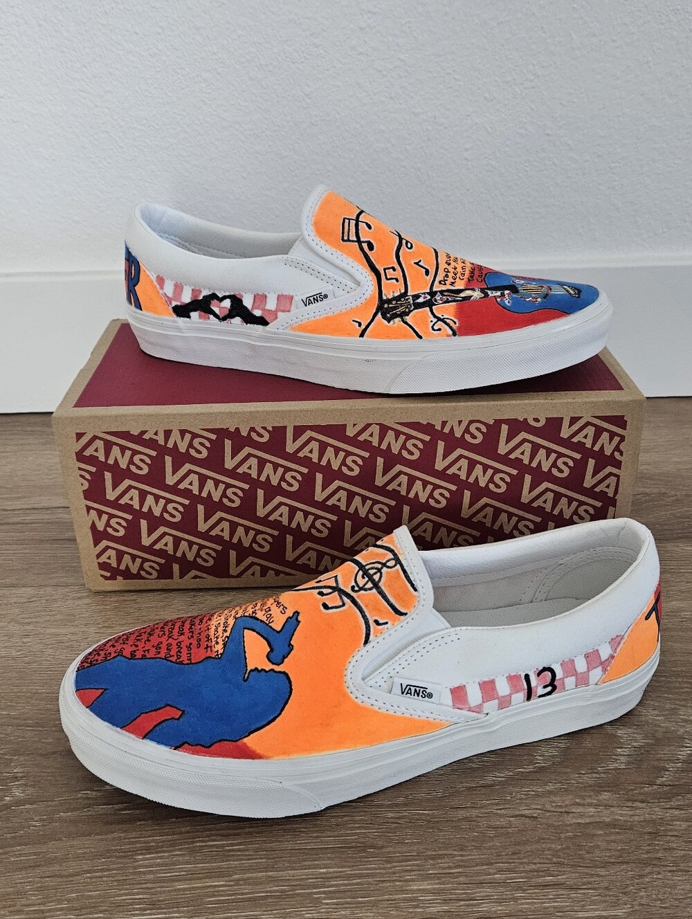 Taylor Swift Hand Crafted Shoes Men's Size 9 - Picture 2 of 11